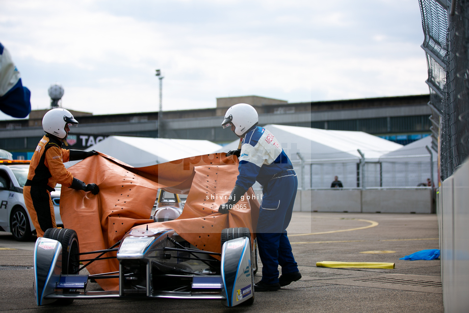 Spacesuit Collections Photo ID 109065, Shivraj Gohil, Berlin ePrix, Germany, 22/05/2015 14:59:22