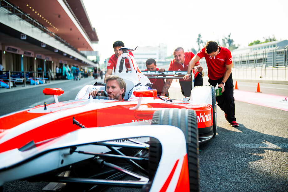 Spacesuit Collections Photo ID 11899, Nat Twiss, Mexico City ePrix, Mexico, 30/03/2017 19:27:21