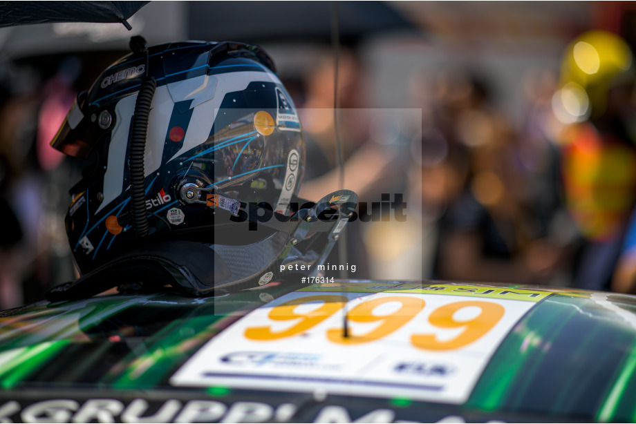 Spacesuit Collections Photo ID 176314, Peter Minnig, Macau Grand Prix 2019, Macao, 17/11/2019 12:49:09