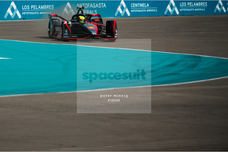 Spacesuit Collections Photo ID 180329, Peter Minnig, Santiago E-Prix, Chile, 17/01/2020 17:14:21