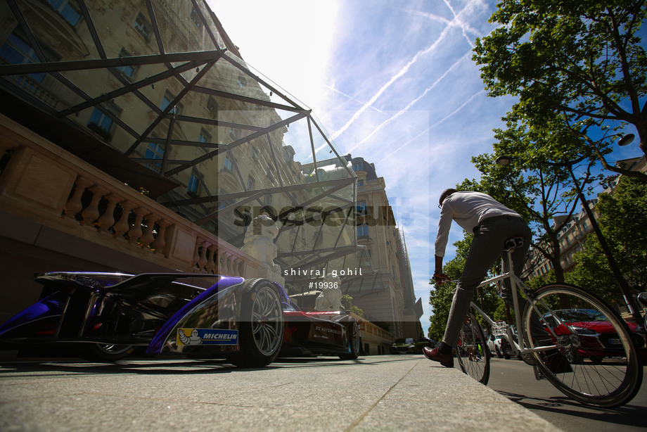 Spacesuit Collections Photo ID 19936, Shivraj Gohil, Paris ePrix, France, 17/05/2017 13:38:24