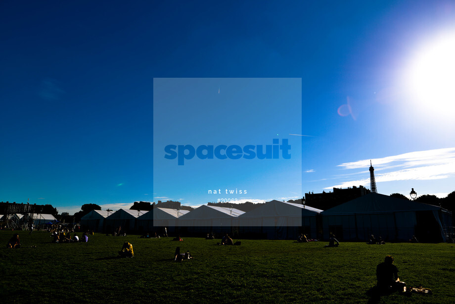 Spacesuit Collections Photo ID 20063, Nat Twiss, Paris ePrix, France, 16/05/2017 18:47:40