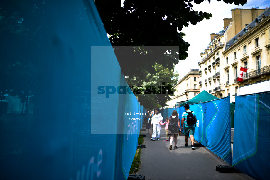 Spacesuit Collections Photo ID 20252, Nat Twiss, Paris ePrix, France, 17/05/2017 16:00:33