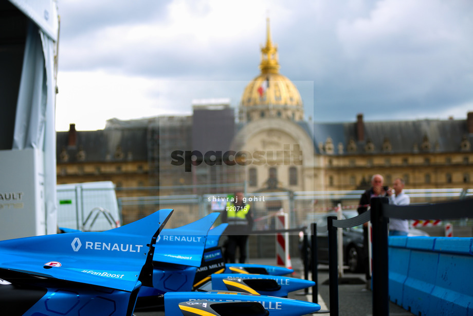 Spacesuit Collections Photo ID 20715, Shivraj Gohil, Paris ePrix, France, 18/05/2017 12:51:38