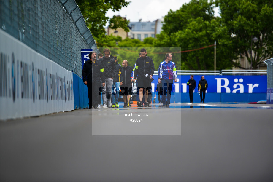 Spacesuit Collections Photo ID 20824, Nat Twiss, Paris ePrix, France, 19/05/2017 12:15:47