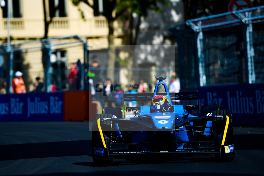 Spacesuit Collections Photo ID 20859, Nat Twiss, Paris ePrix, France, 19/05/2017 17:03:57