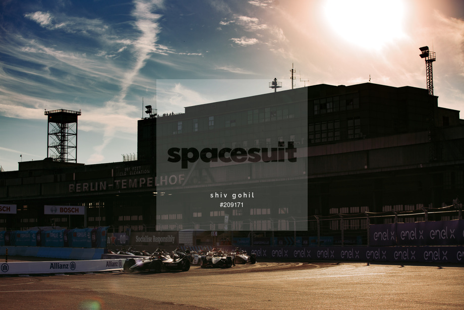 Spacesuit Collections Photo ID 209171, Shiv Gohil, Berlin ePrix, Germany, 05/08/2020 19:05:34