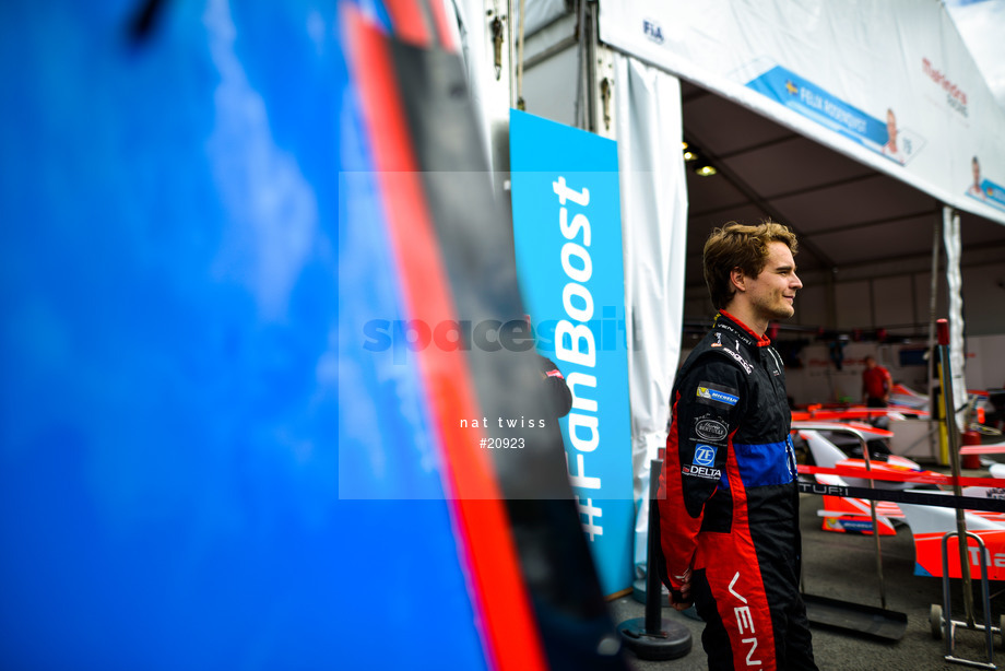 Spacesuit Collections Photo ID 20923, Nat Twiss, Paris ePrix, France, 18/05/2017 15:56:00