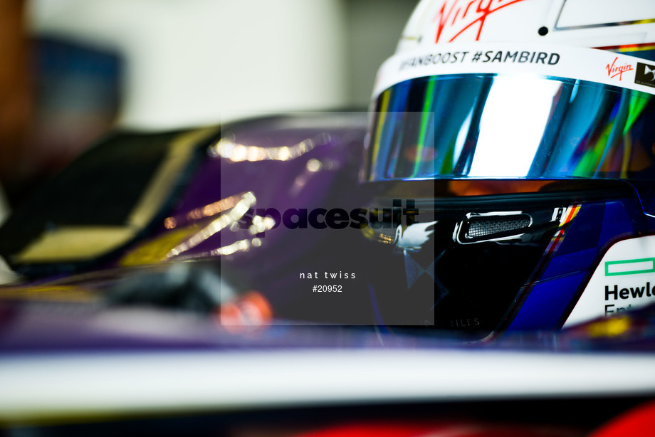 Spacesuit Collections Photo ID 20952, Nat Twiss, Paris ePrix, France, 18/05/2017 16:55:49