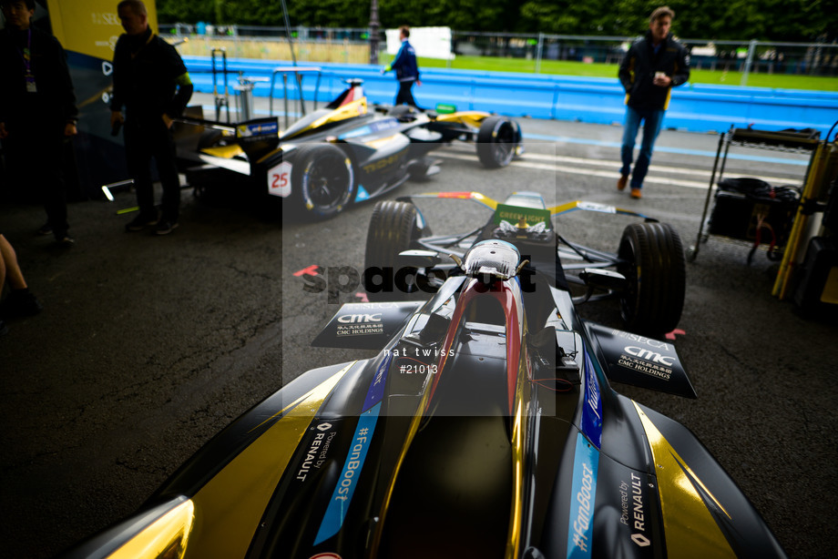 Spacesuit Collections Photo ID 21013, Nat Twiss, Paris ePrix, France, 19/05/2017 09:20:58