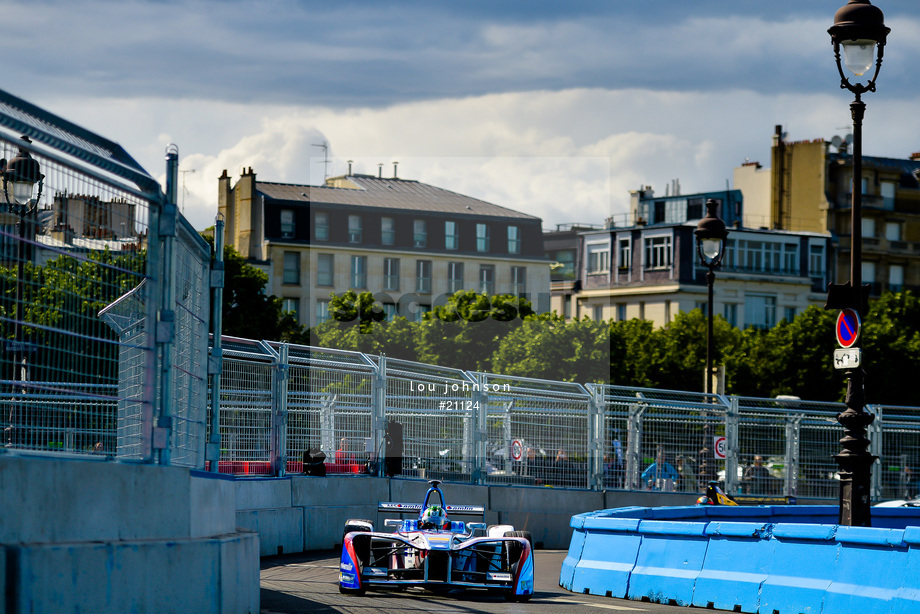 Spacesuit Collections Photo ID 21124, Lou Johnson, Paris ePrix, France, 19/05/2017 17:00:37