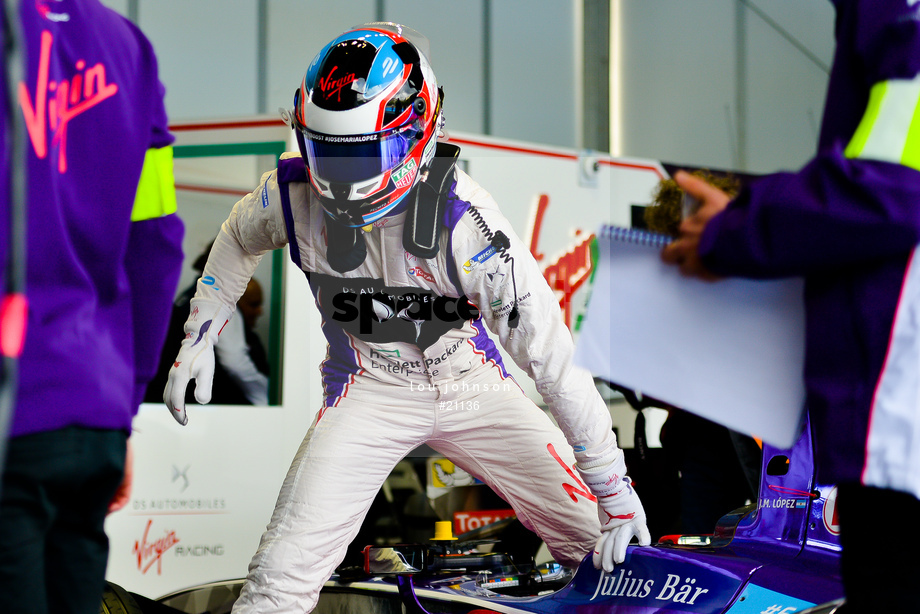 Spacesuit Collections Photo ID 21136, Lou Johnson, Paris ePrix, France, 19/05/2017 11:22:06