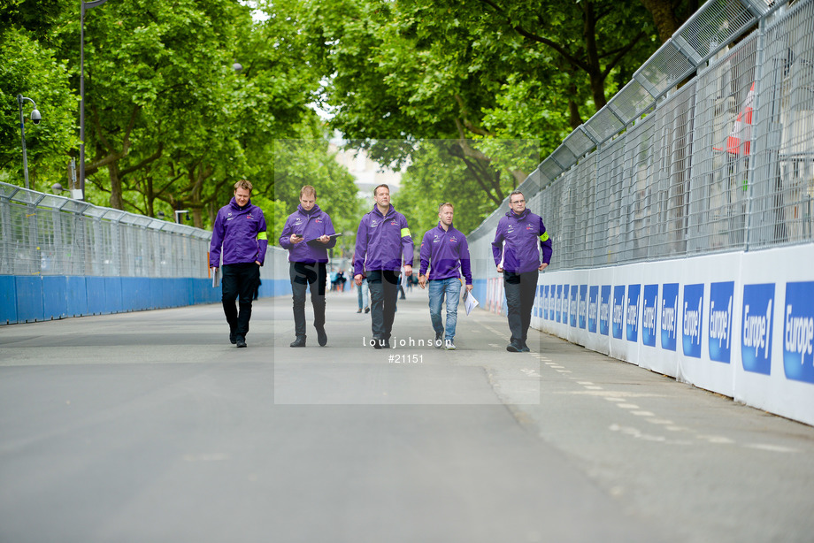 Spacesuit Collections Photo ID 21151, Lou Johnson, Paris ePrix, France, 19/05/2017 12:30:27