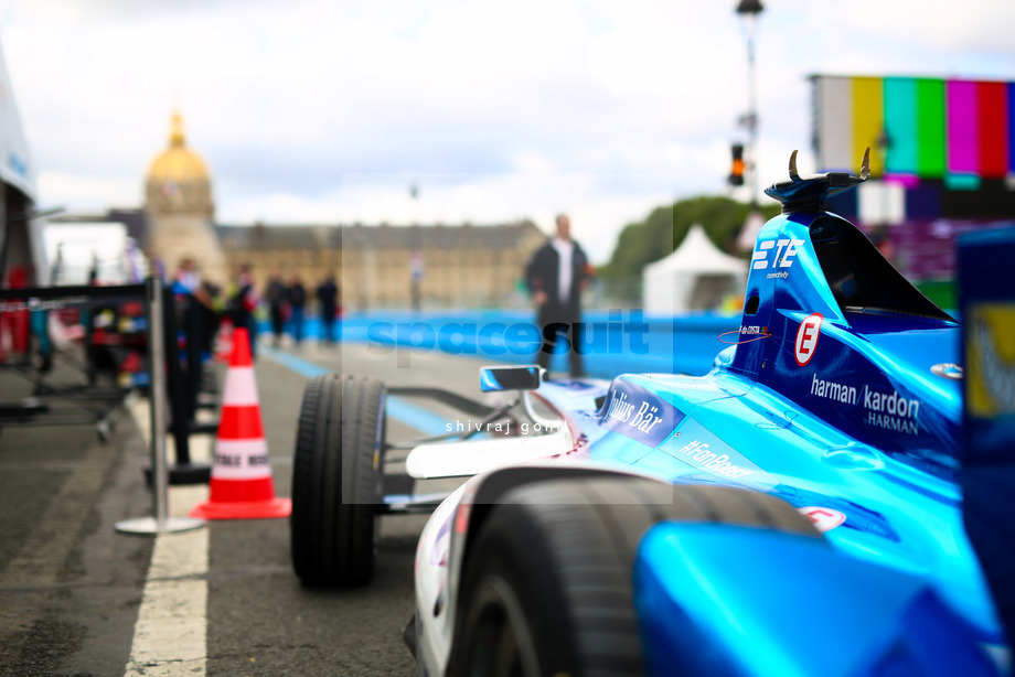 Spacesuit Collections Photo ID 21232, Shivraj Gohil, Paris ePrix, France, 19/05/2017 10:25:35