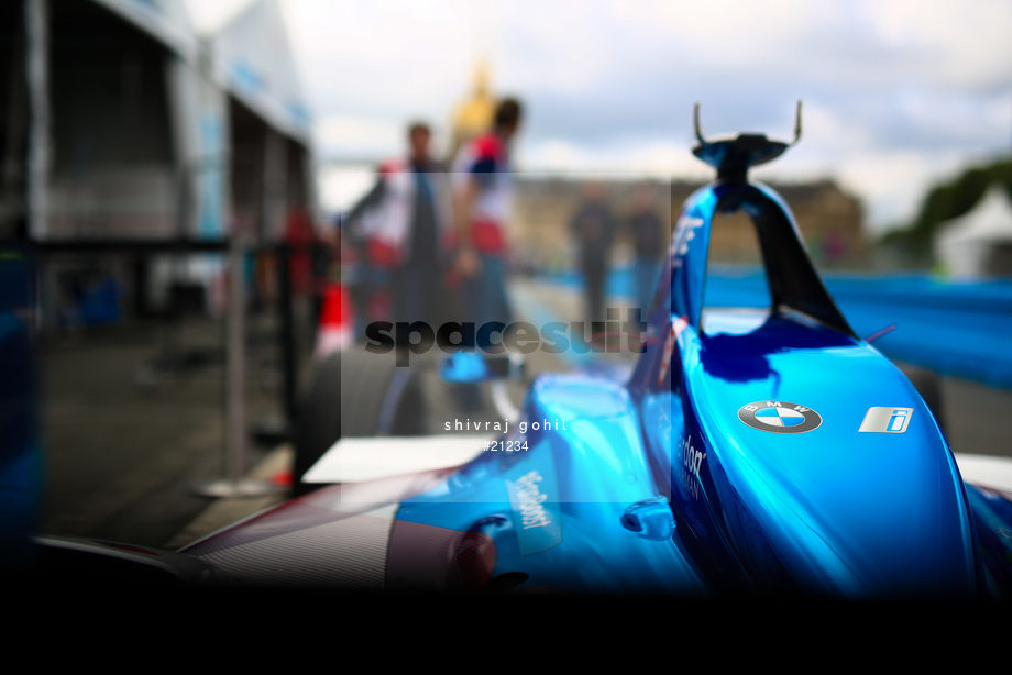 Spacesuit Collections Photo ID 21234, Shivraj Gohil, Paris ePrix, France, 19/05/2017 10:25:57