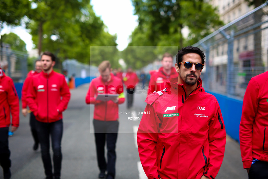 Spacesuit Collections Photo ID 21305, Shivraj Gohil, Paris ePrix, France, 19/05/2017 12:35:22