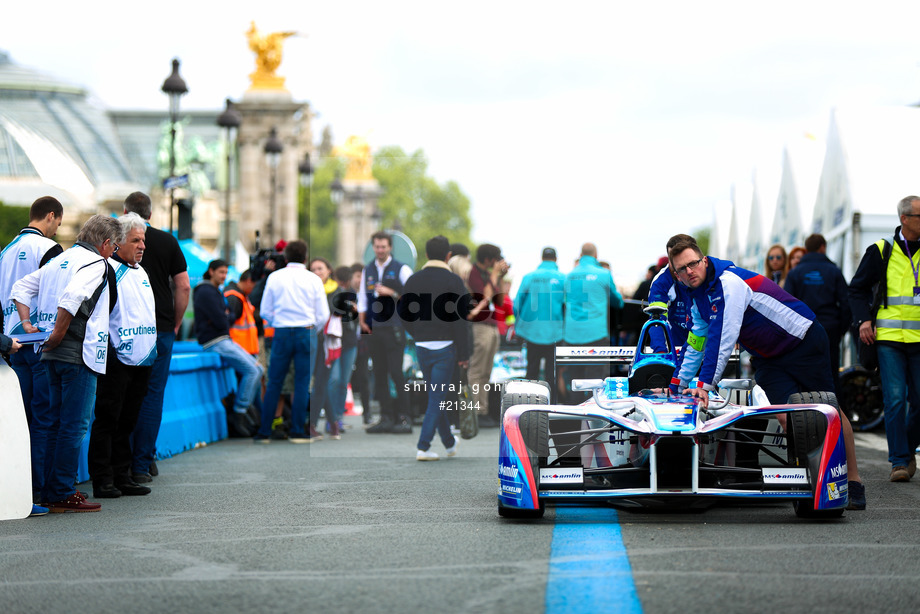 Spacesuit Collections Photo ID 21344, Shivraj Gohil, Paris ePrix, France, 19/05/2017 10:23:26