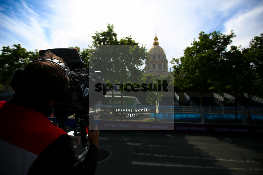 Spacesuit Collections Photo ID 21354, Shivraj Gohil, Paris ePrix, France, 19/05/2017 16:46:52