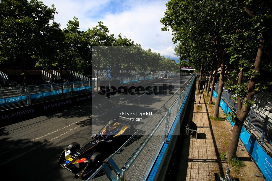 Spacesuit Collections Photo ID 21357, Shivraj Gohil, Paris ePrix, France, 19/05/2017 17:01:00