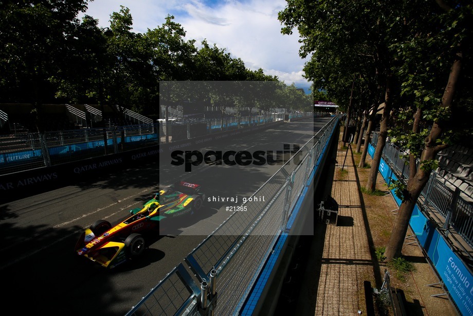 Spacesuit Collections Photo ID 21365, Shivraj Gohil, Paris ePrix, France, 19/05/2017 17:04:01