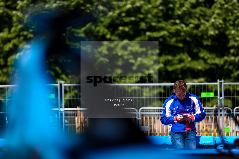 Spacesuit Collections Photo ID 21511, Shivraj Gohil, Paris ePrix, France, 19/05/2017 11:15:01