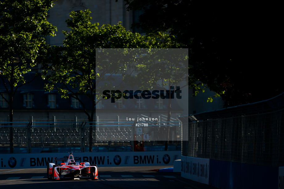 Spacesuit Collections Photo ID 21788, Lou Johnson, Paris ePrix, France, 20/05/2017 08:18:49