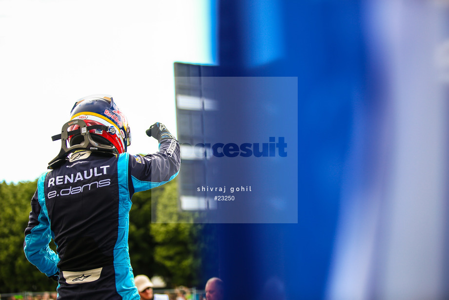 Spacesuit Collections Photo ID 23250, Shivraj Gohil, Paris ePrix, France, 20/05/2017 17:05:56