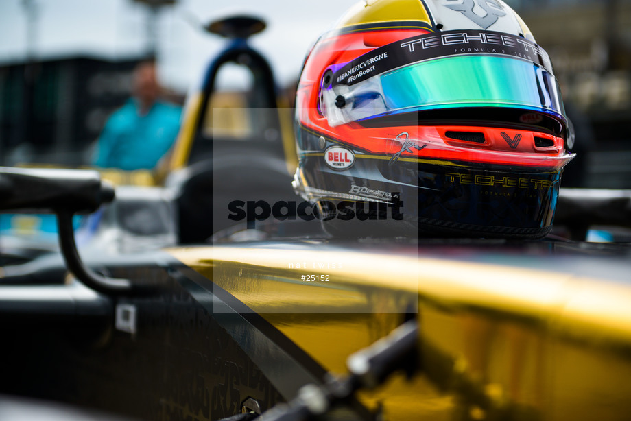 Spacesuit Collections Photo ID 25152, Nat Twiss, Berlin ePrix, Germany, 08/06/2017 15:20:35