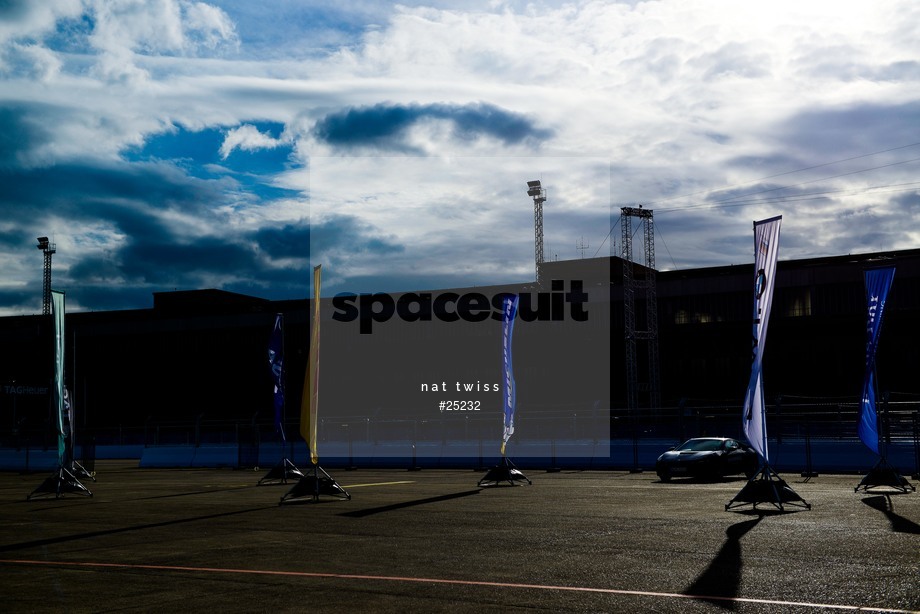 Spacesuit Collections Photo ID 25232, Nat Twiss, Berlin ePrix, Germany, 08/06/2017 18:18:50