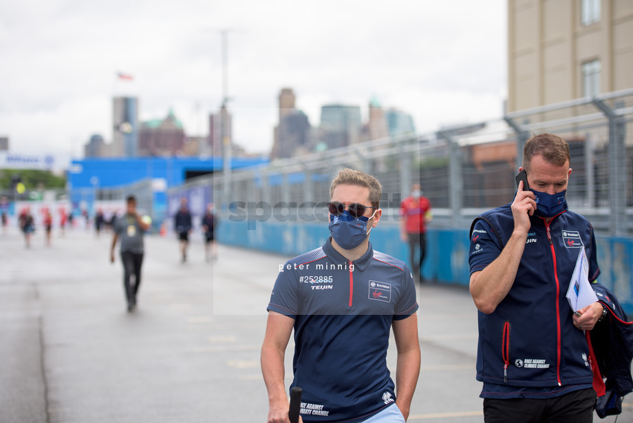 Spacesuit Collections Photo ID 252885, Peter Minnig, New York City ePrix, United States, 09/07/2021 10:17:26