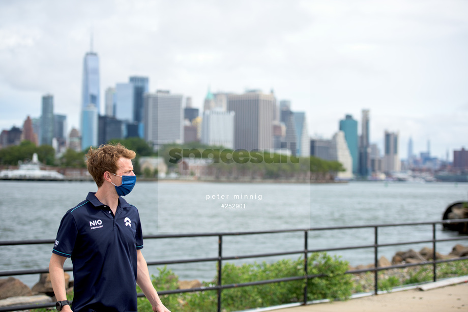 Spacesuit Collections Photo ID 252901, Peter Minnig, New York City ePrix, United States, 09/07/2021 10:48:43
