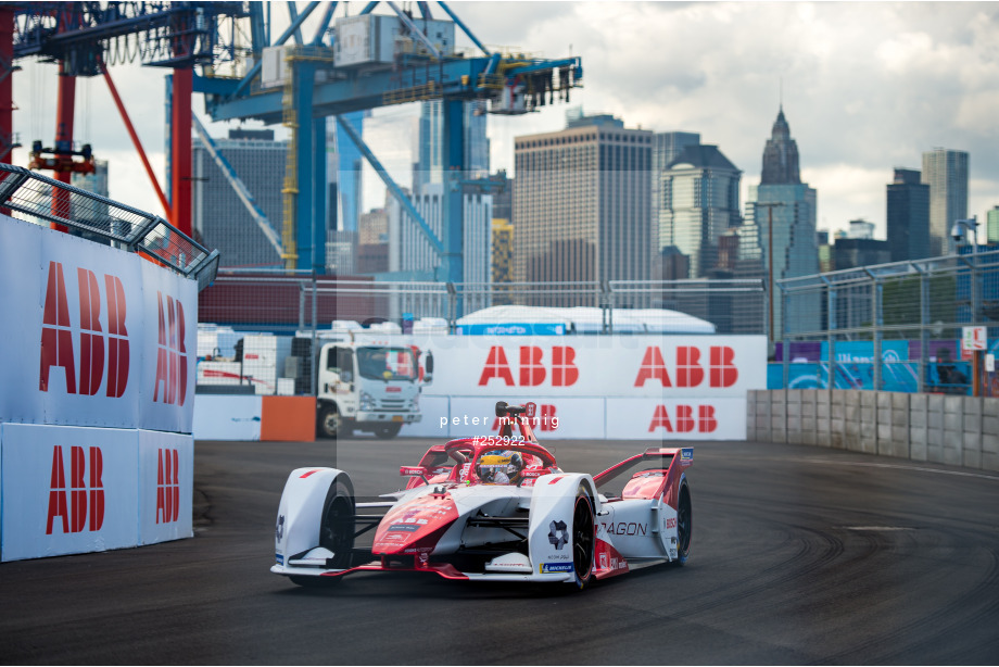 Spacesuit Collections Photo ID 252922, Peter Minnig, New York City ePrix, United States, 09/07/2021 17:38:53