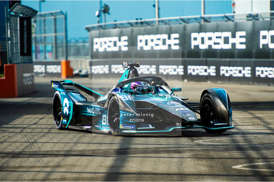 Spacesuit Collections Photo ID 253239, Peter Minnig, New York City ePrix, United States, 10/07/2021 08:20:42