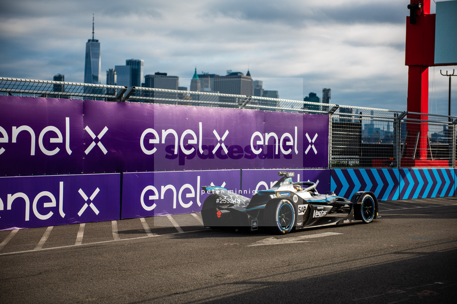 Spacesuit Collections Photo ID 253248, Peter Minnig, New York City ePrix, United States, 10/07/2021 08:03:11
