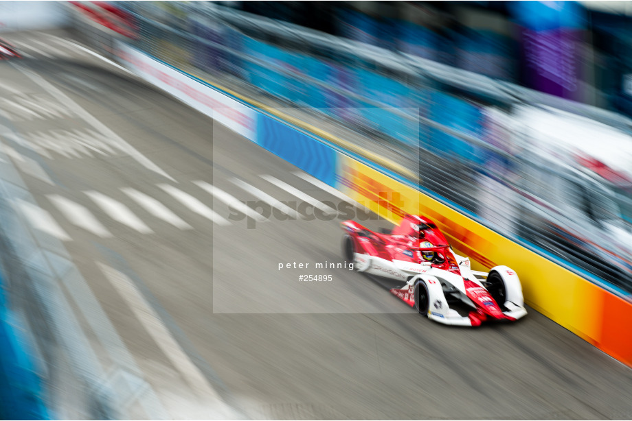 Spacesuit Collections Photo ID 254895, Peter Minnig, New York City ePrix, United States, 11/07/2021 14:02:56