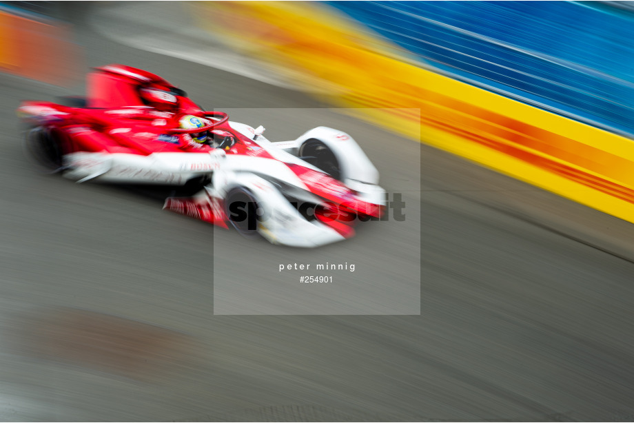 Spacesuit Collections Photo ID 254901, Peter Minnig, New York City ePrix, United States, 11/07/2021 14:05:21