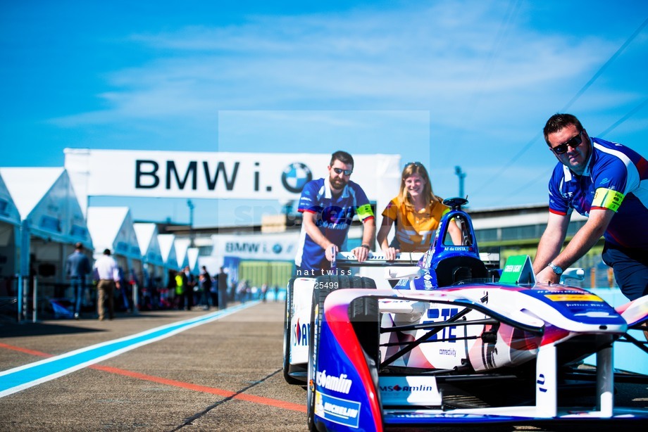 Spacesuit Collections Photo ID 25499, Nat Twiss, Berlin ePrix, Germany, 09/06/2017 09:35:36