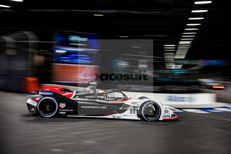 Spacesuit Collections Photo ID 256009, Peter Minnig, London ePrix, UK, 23/07/2021 11:24:43