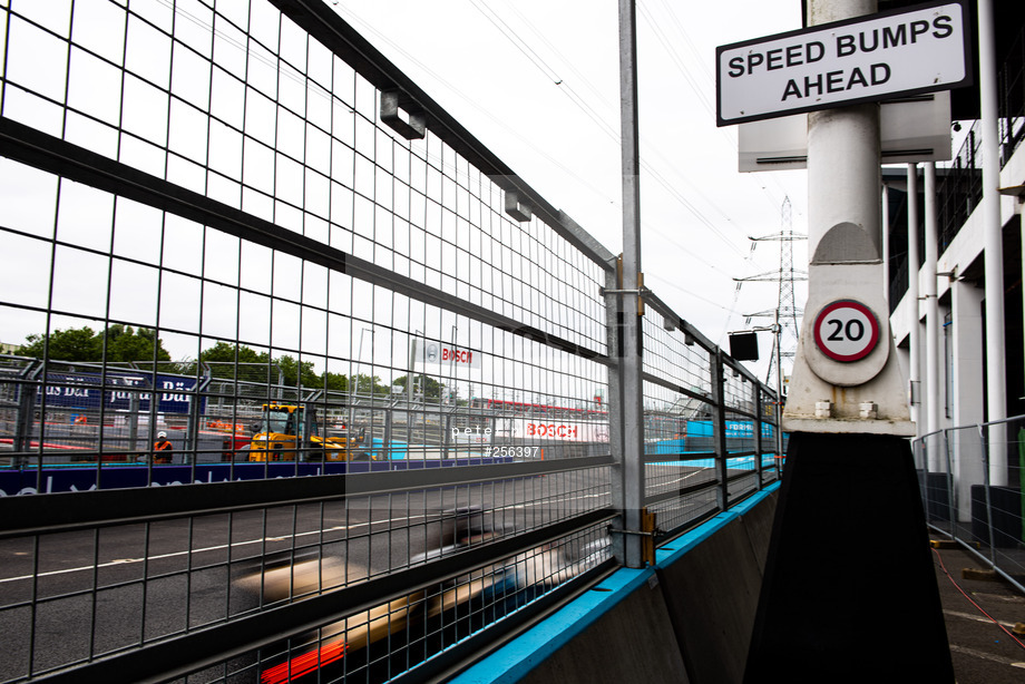 Spacesuit Collections Photo ID 256397, Peter Minnig, London ePrix, UK, 23/07/2021 17:18:11