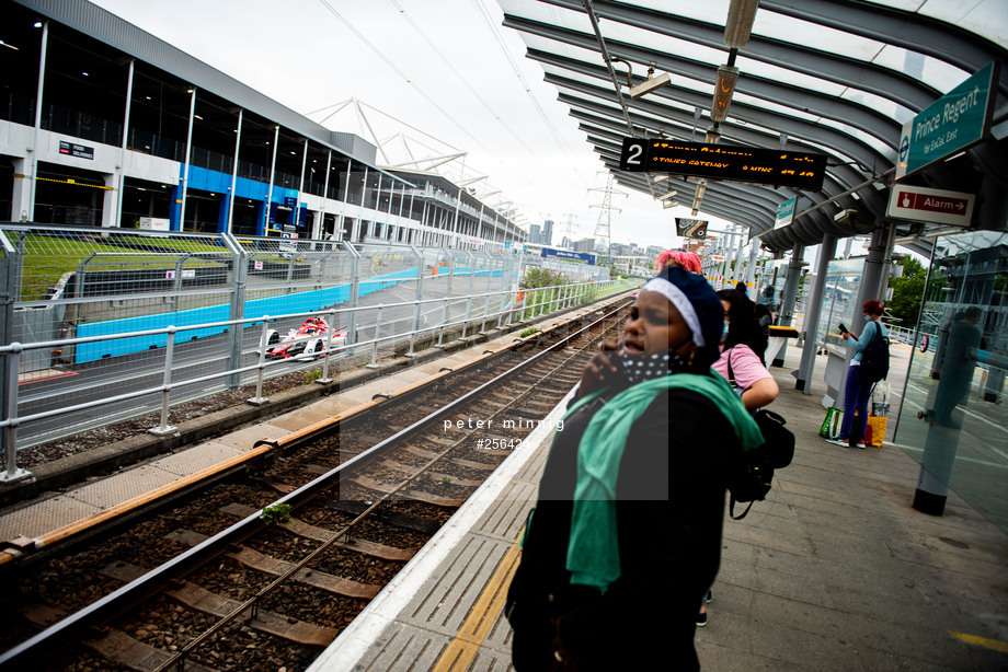 Spacesuit Collections Photo ID 256424, Peter Minnig, London ePrix, UK, 23/07/2021 17:42:31