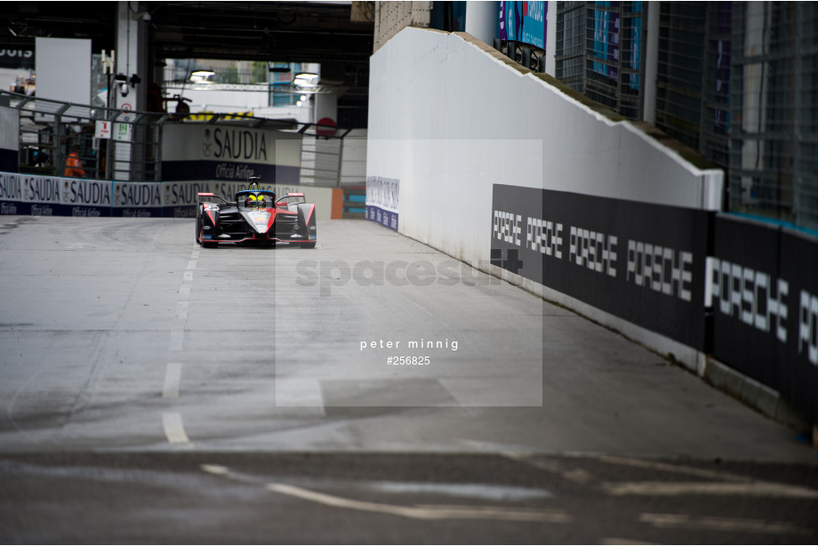 Spacesuit Collections Photo ID 256825, Peter Minnig, London ePrix, UK, 24/07/2021 09:12:02