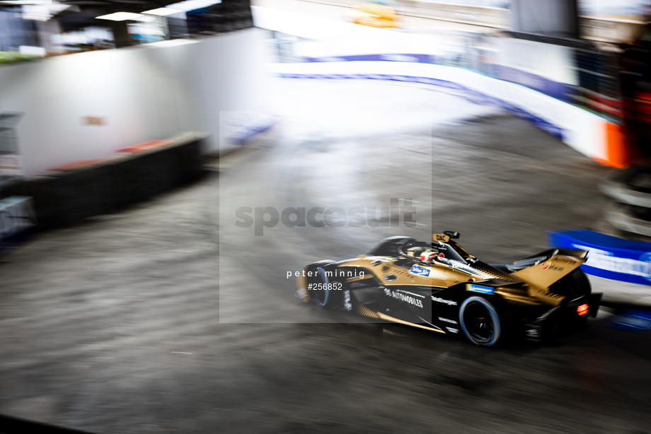 Spacesuit Collections Photo ID 256852, Peter Minnig, London ePrix, UK, 24/07/2021 09:01:00