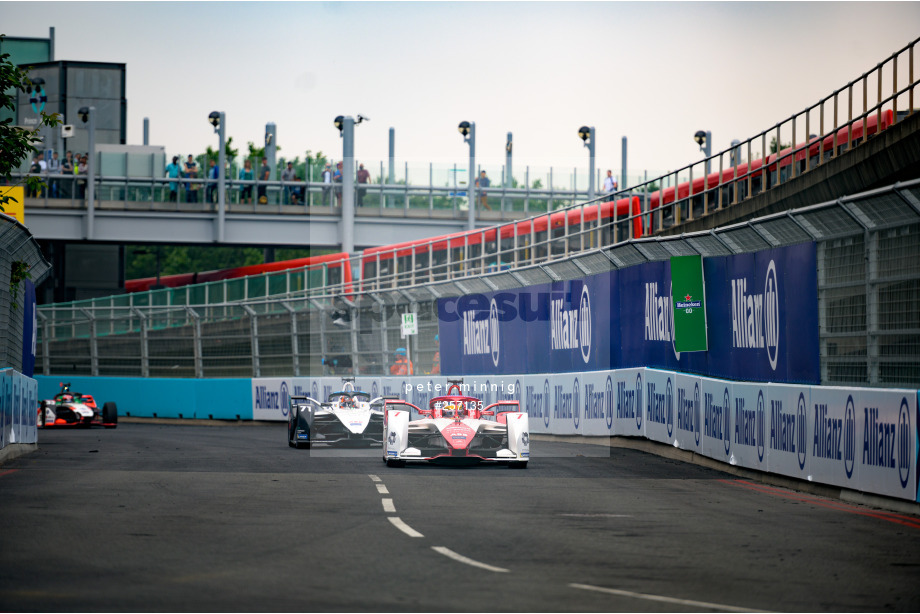 Spacesuit Collections Photo ID 257135, Peter Minnig, London ePrix, UK, 24/07/2021 15:17:01