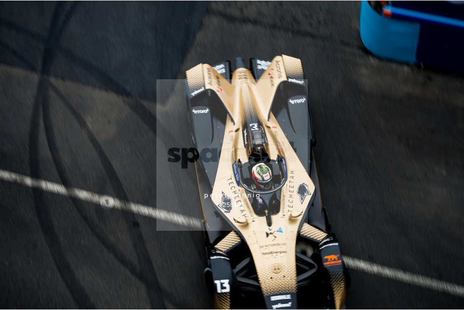 Spacesuit Collections Photo ID 258321, Peter Minnig, London ePrix, UK, 25/07/2021 08:23:25