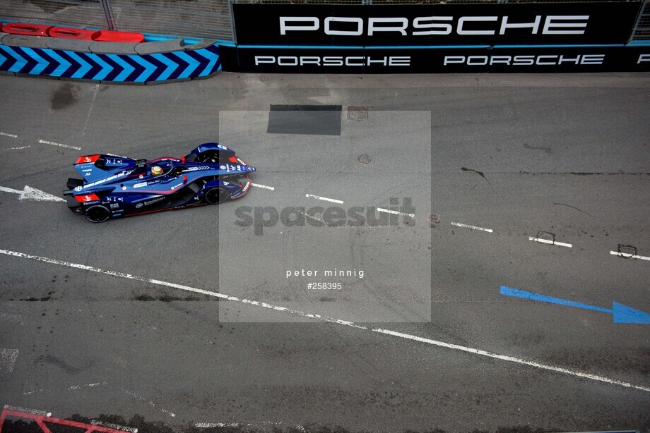 Spacesuit Collections Photo ID 258395, Peter Minnig, London ePrix, UK, 25/07/2021 08:08:07