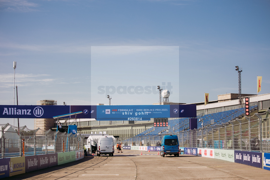 Spacesuit Collections Photo ID 260814, Shiv Gohil, Berlin ePrix, Germany, 12/08/2021 10:01:57