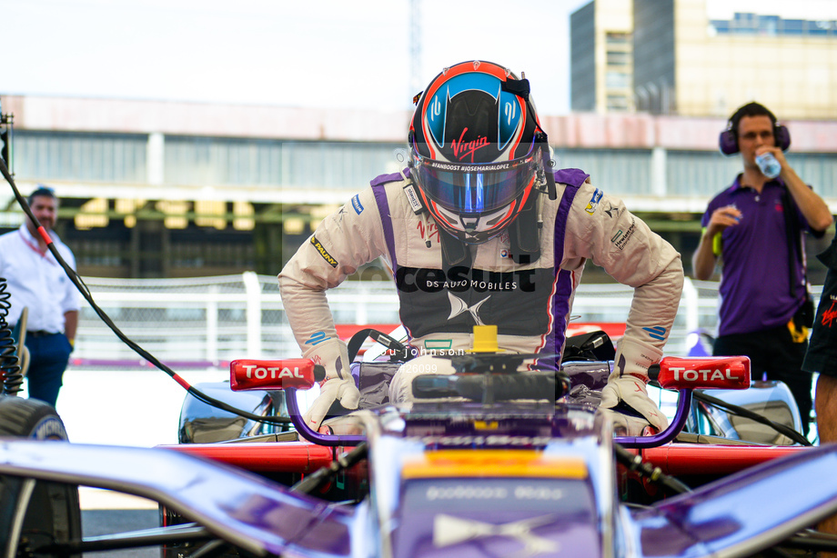 Spacesuit Collections Photo ID 26099, Lou Johnson, Berlin ePrix, Germany, 09/06/2017 11:23:56