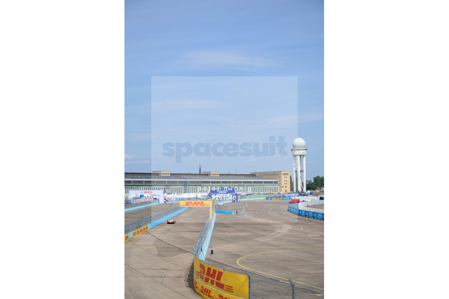 Spacesuit Collections Photo ID 261946, Peter Minnig, Berlin ePrix, Germany, 13/08/2021 14:09:46