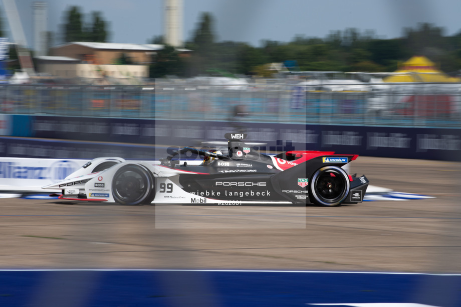 Spacesuit Collections Photo ID 262061, Wiebke Langebeck, Berlin ePrix, Germany, 13/08/2021 14:10:39