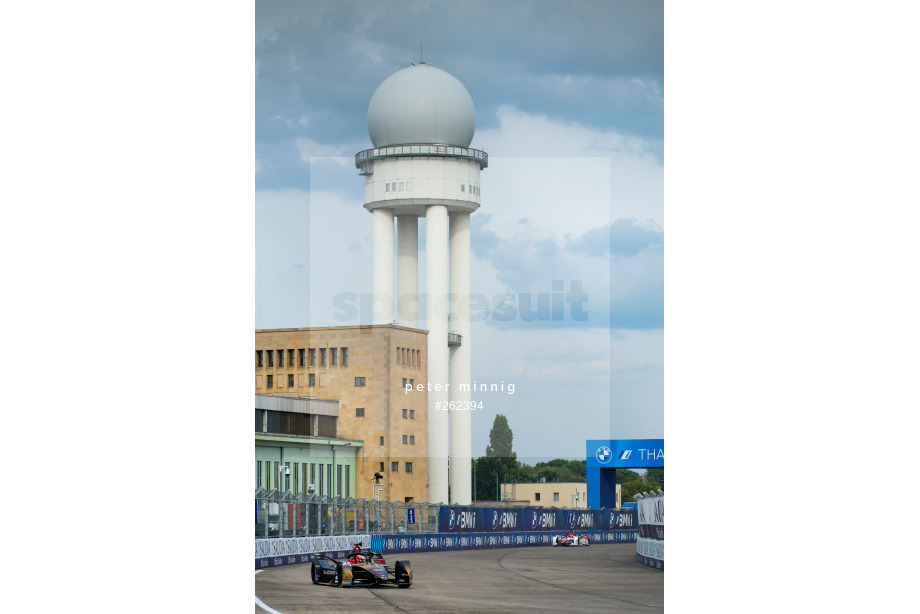 Spacesuit Collections Photo ID 262394, Peter Minnig, Berlin ePrix, Germany, 13/08/2021 17:21:17